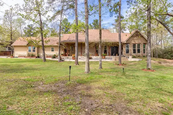 153 Autumn Lake Drive, Lufkin, TX 75904