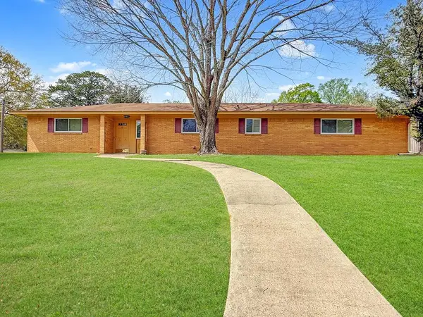 213 N Peachtree Street, Jasper, TX 75951