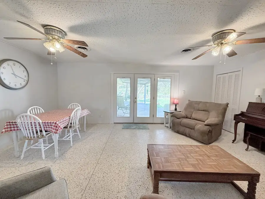 213 N Peachtree Street, Jasper, TX 75951 - #3