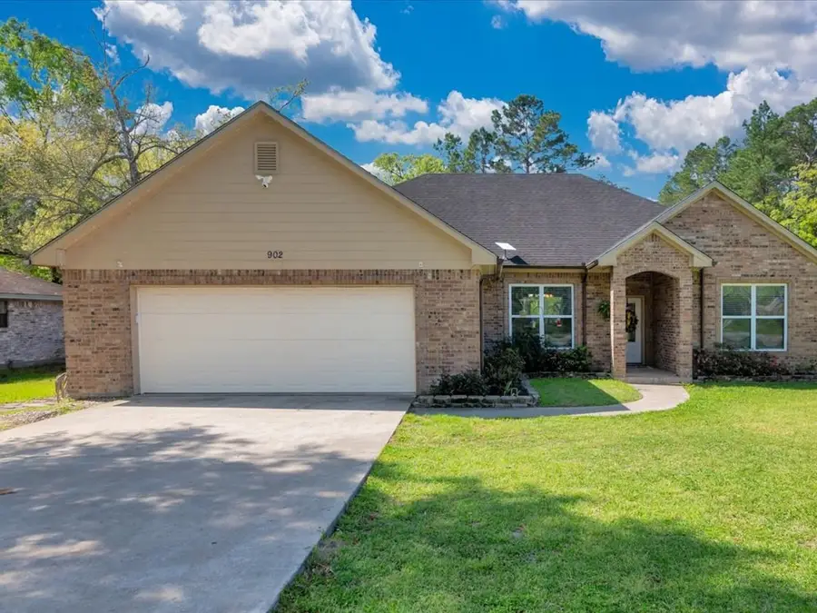 902 Periers Ave, Lufkin, TX 75901 - #2