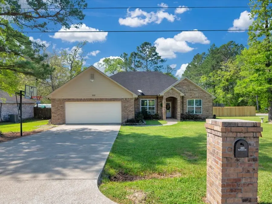 902 Periers Ave, Lufkin, TX 75901 - #3