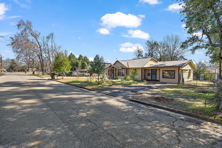 121 Hasley St, Nacogdoches, TX 75961 - #2