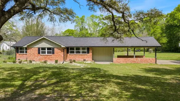 412 West Walnut Street, Huntington, TX 75949