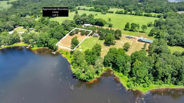 250 Indian Hen Drive, GARRISON, TX 75946