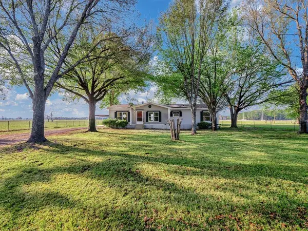 401 Albritton Lane, Lufkin, TX 75901