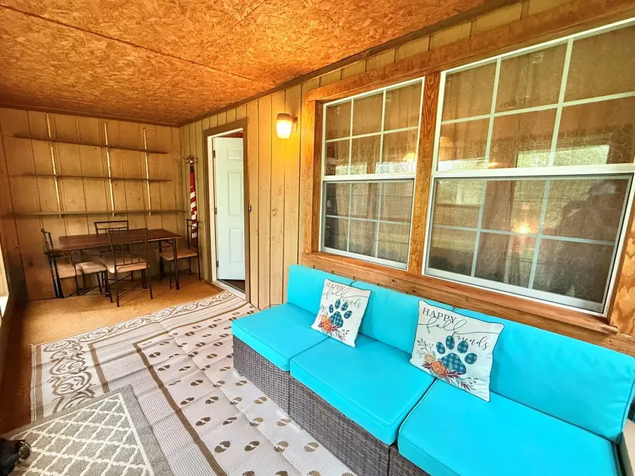 672 Midlake Drive N, Hemphill, TX 75948 - #2