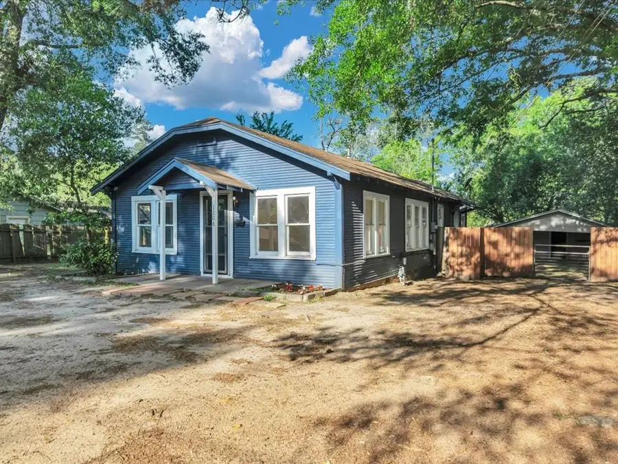 1208 Wells Street, Nacogdoches, TX 75964 - #3