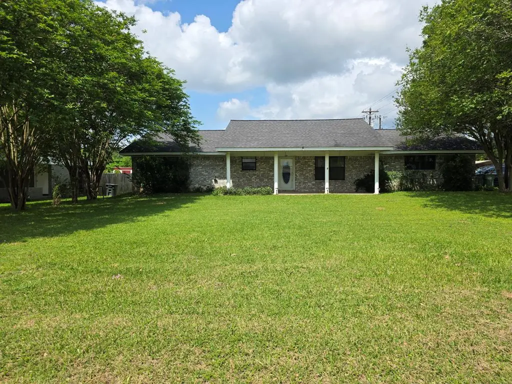 351 N A Ave, Garrison, TX 75946 - #1