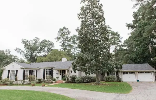 709 Pinetree Lane, Lufkin, TX 75901