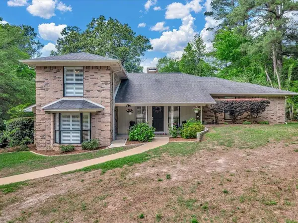 1110 Crestview Drive, Nacogdoches, TX 75965