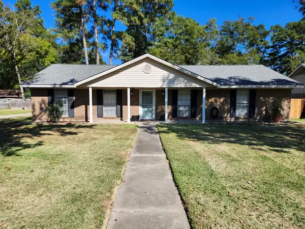 7 Woodhue Court, Lufkin, TX 75904