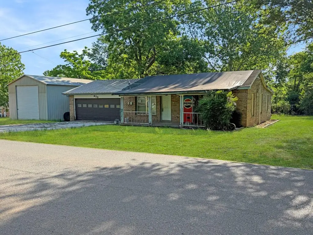 470 6th Street, Cushing, TX 75760 - #1