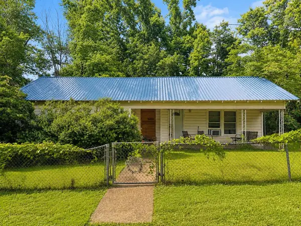 303 Davidson Street, Newton, TX 75966