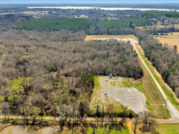 324 Cr 120, Carthage, TX 75633