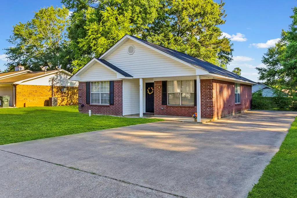 914 Shumard Oak Street, Nacogdoches, TX 75964 - #1