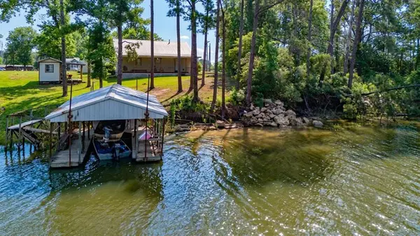 718 County Road 2693, Shelbyville, TX 75973