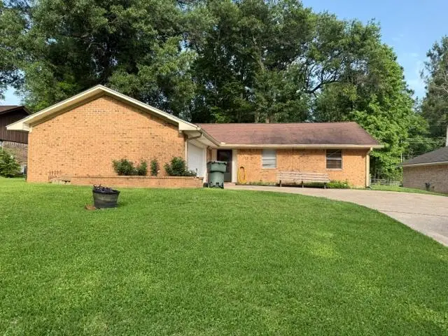 305 Robinhood, Nacogdoches, TX 75961 - #1