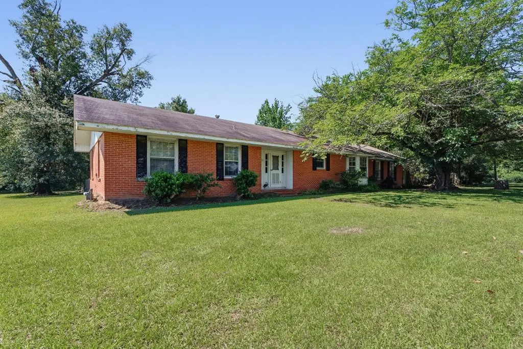 729 Broad St, Oakwood, TX 75855 - #1