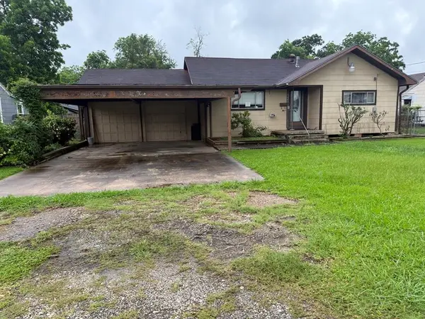 4445 Wilson Road, Groves, TX 77619