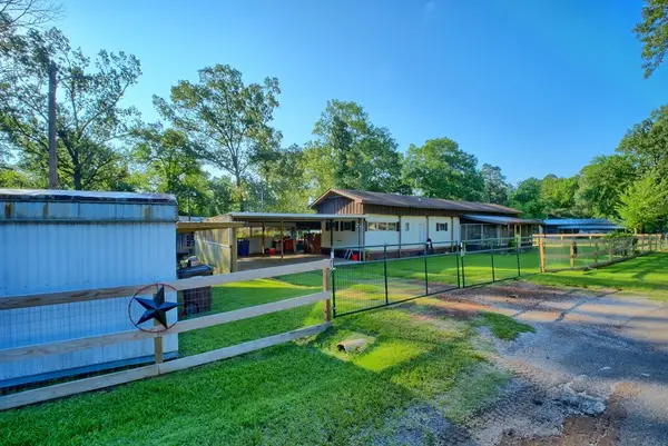 316 Balleycastle Drive, Milam, TX 75959