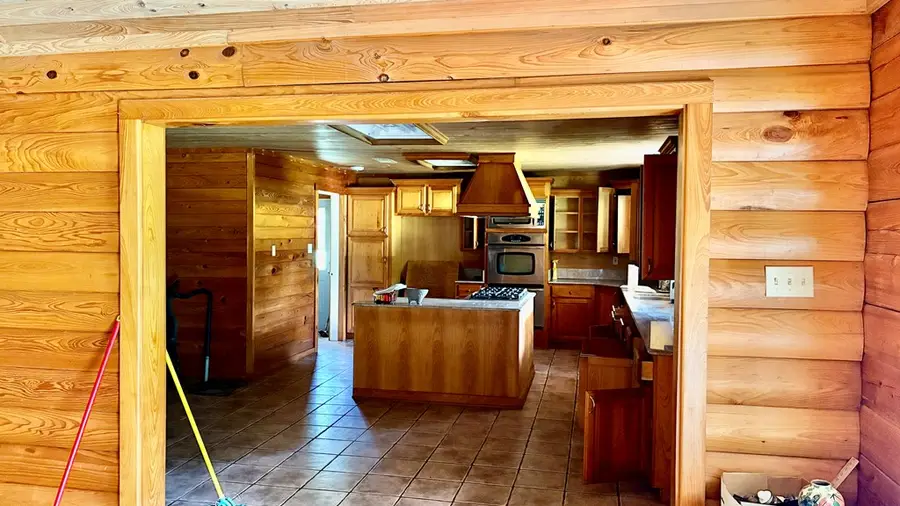 7365 N Linscomb Rd, Vidor, TX 77662 - #2