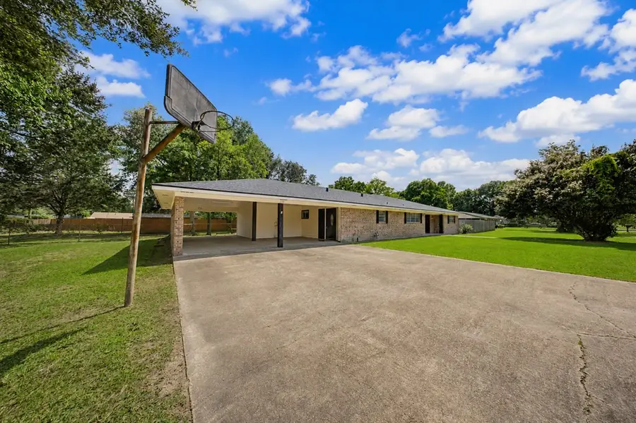 211 E Freddye Avenue, Kirbyville, TX 75956 - #2