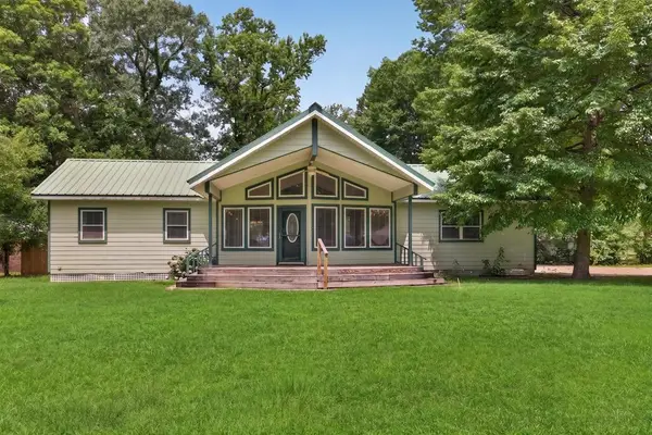 282 Holly Bay Circle, Hemphill, TX 75948