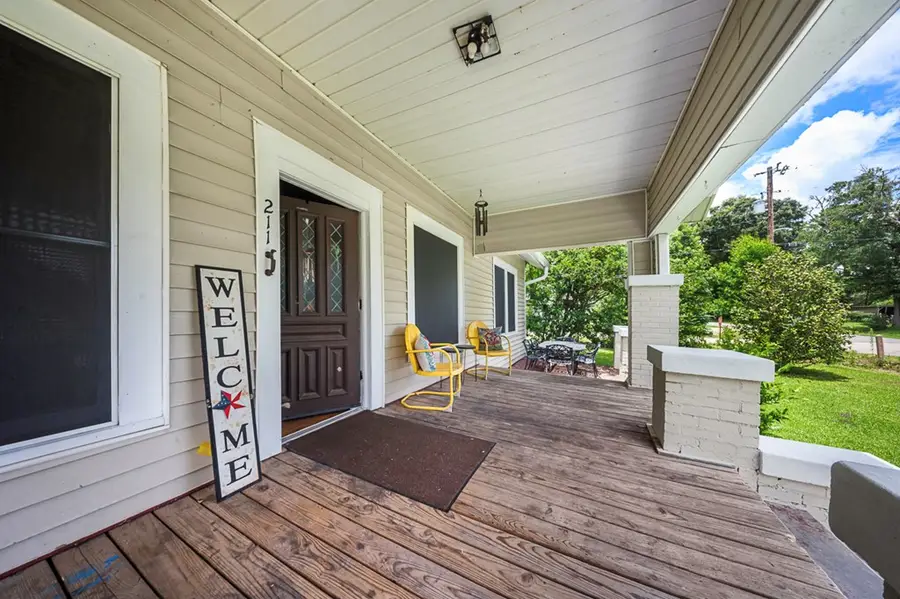 211 N Vallie Avenue, Kirbyville, TX 75956 - #2
