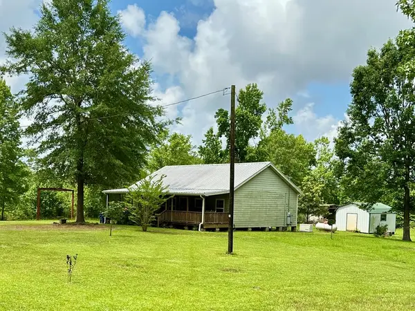 540 Bendy Lane, Douglass, TX 75943