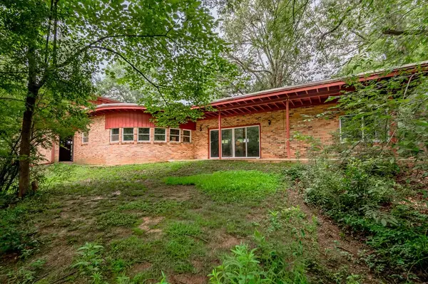 1121 N Fm 95, GARRISON, TX 75946