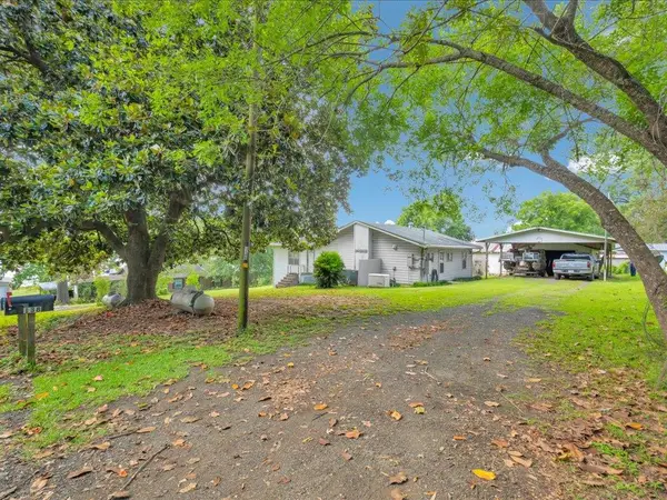 138 County Road 4754, Broaddus, TX 75929