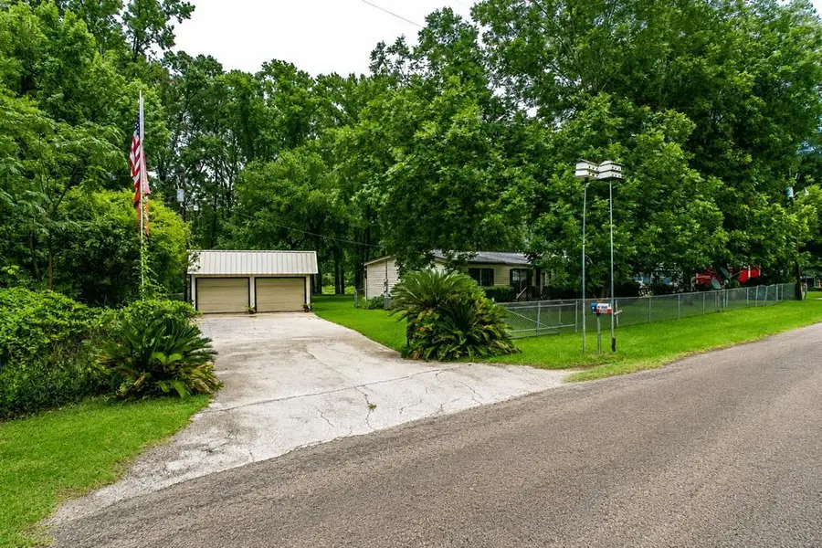 696 Persimmon, Zavalla, TX 75980 - #2