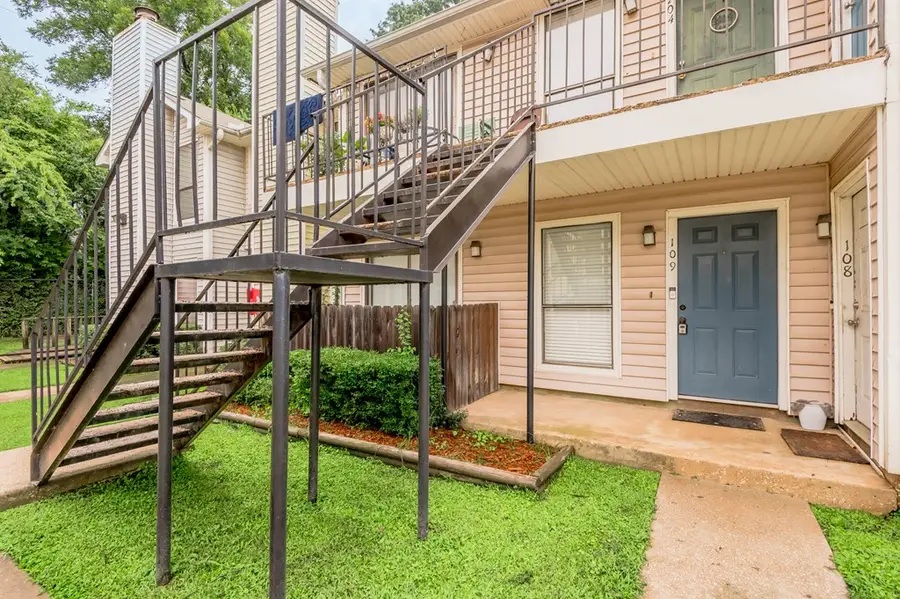 210 W Austin Street, Nacogdoches, TX 75965 - #2