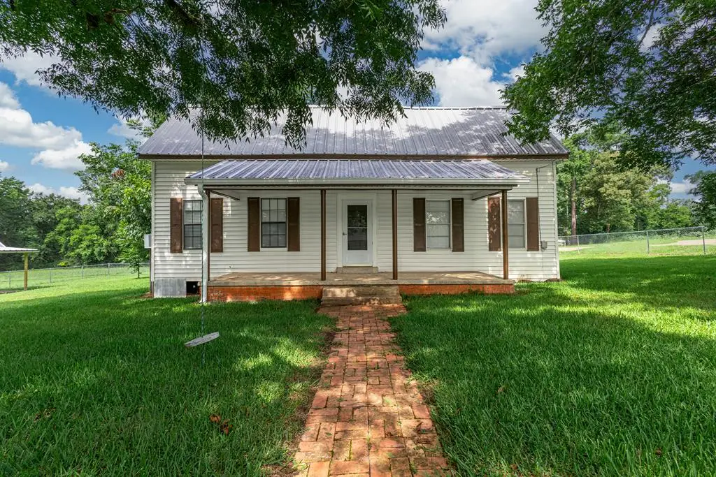 903 Maple Ave, Cushing, TX 75760 - #1