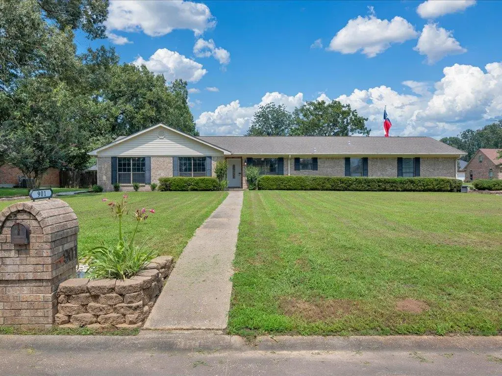 901 Dogwood, Diboll, TX 75941 - #1