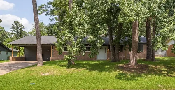 1305 Robinwood Drive, Lufkin, TX 75904
