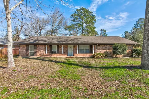 1300 Northwood Drive, Jasper, TX 75951