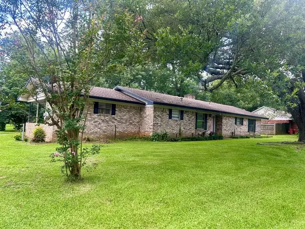 222 East Parker, Nacogdoches, TX 75965
