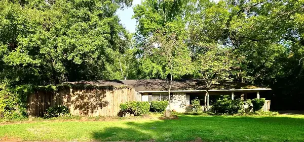 118 Wedgewood Street, Nacogdoches, TX 75961