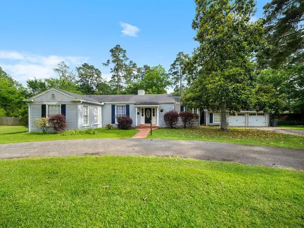 709 Pinetree Lane, Lufkin, TX 75901