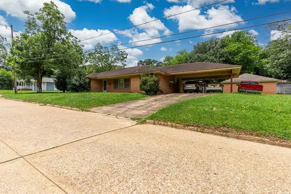 203 N Sanders St, Nacogdoches, TX 75961