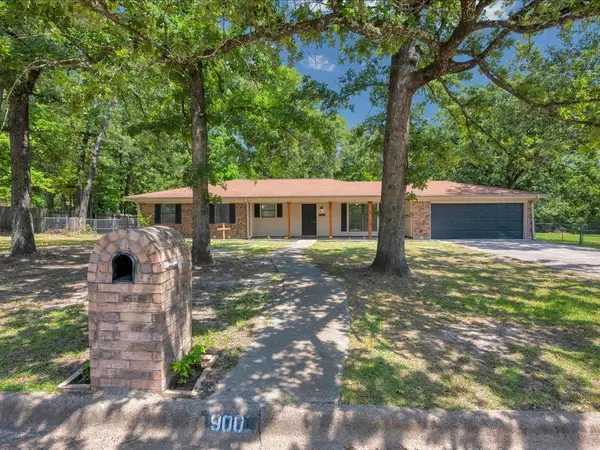 900 Edgewood Circle, Lufkin, TX 75904