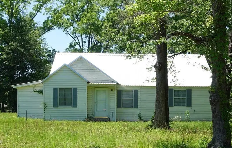 220 E Spruce St, Huntington, TX 75949 - #2