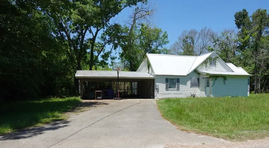 220 E Spruce St, Huntington, TX 75949 - #3