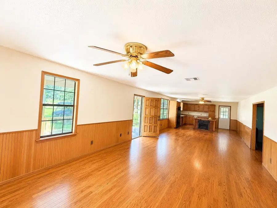 515 County Road 422, Bronson, TX 75930 - #2