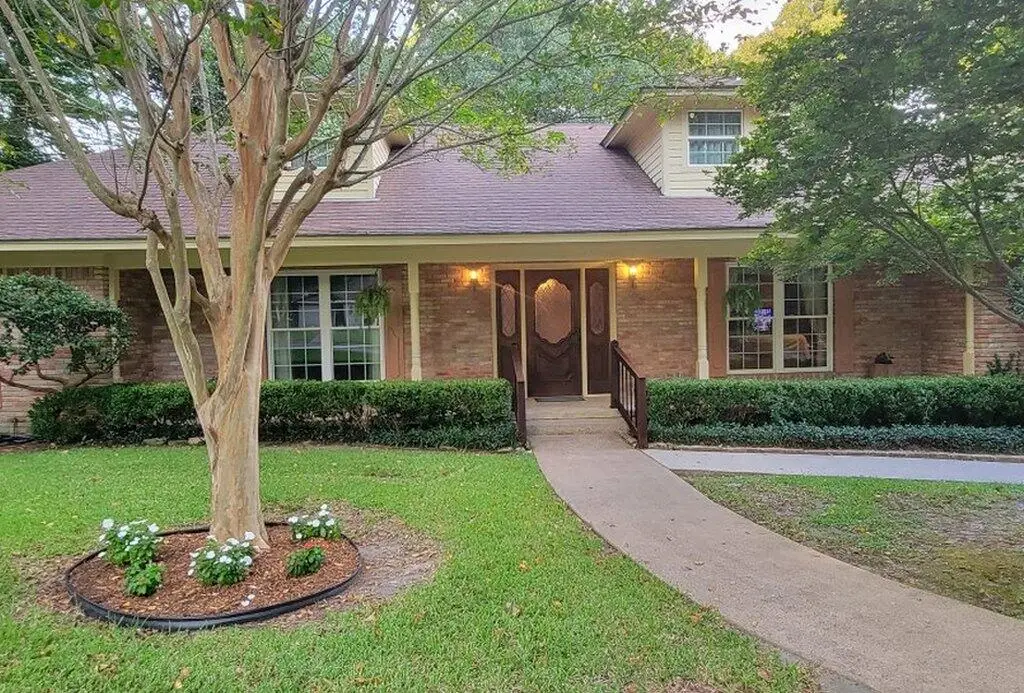 2025 Surrey St, Nacogdoches, TX 75965 - #1