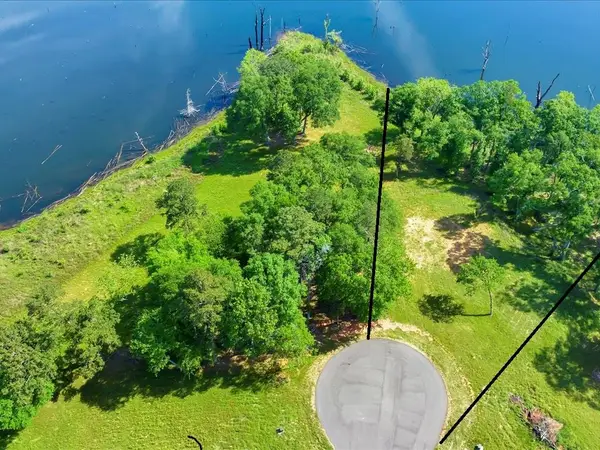 230 Doves Point, GARRISON, TX 75946