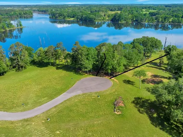 245 Doves Point, GARRISON, TX 75946