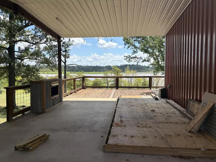 186 County Road 4804 E, Broaddus, TX 75929 - #3