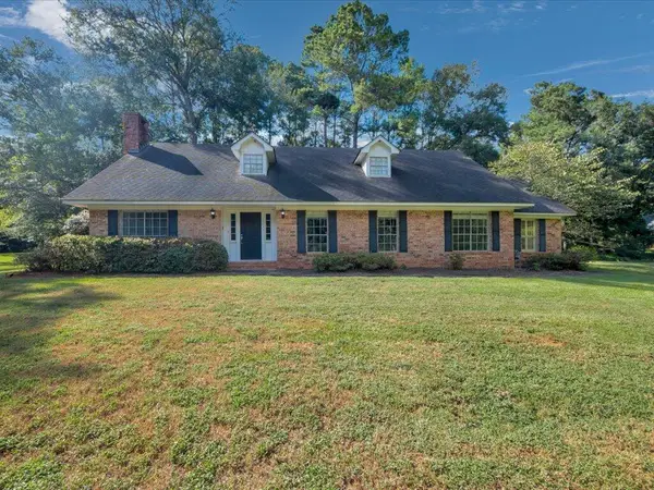 3035 E Starr Ave, Nacogdoches, TX 75961